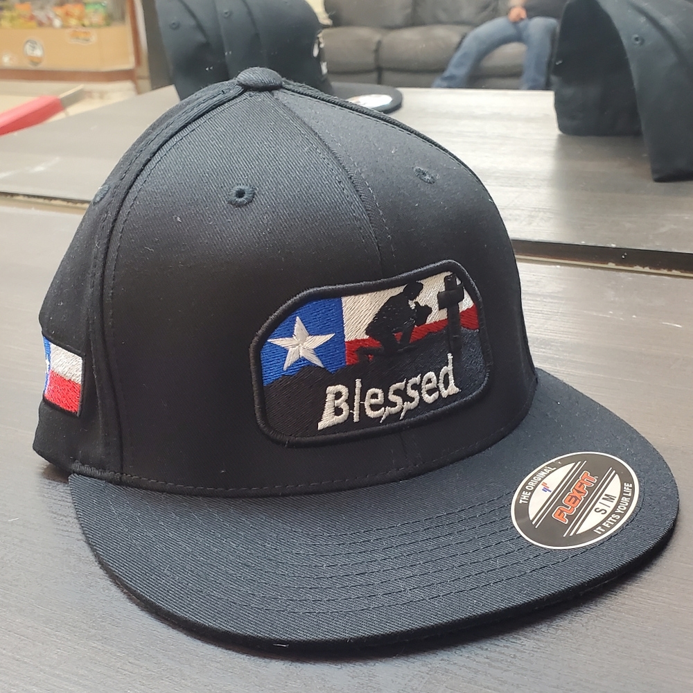 professionally made flexfit and rechardson hats 30$ and 35$